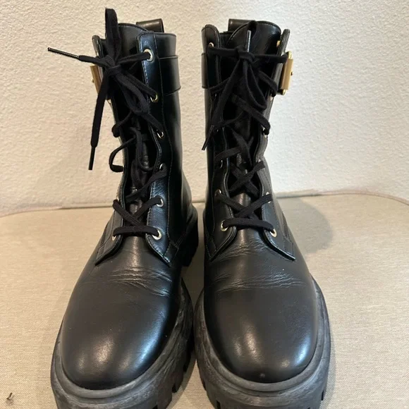 $675 Stuart Weitzman Women's Ultra Lug Sole Buckle Combat Boots size 7 black - Picture 2 of 9
